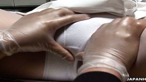 Hermosa enfermera japonesa es follada por un paciente en el hospital
